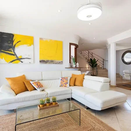 Ph Bellagio: Luxurious And Romantic Duplex Penthouse With Private Pool & Sea Views